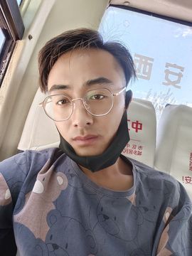缺个主持的图片
