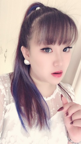 仟亿加油主播照片