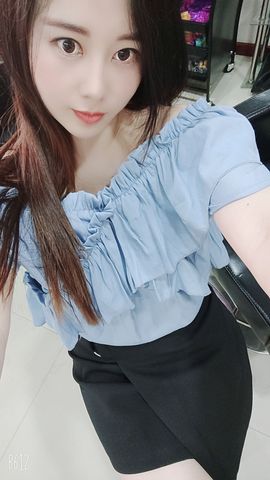 沁馨ღ求百元榜主播照片