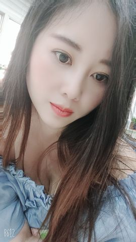 沁馨ღ求百元榜主播照片