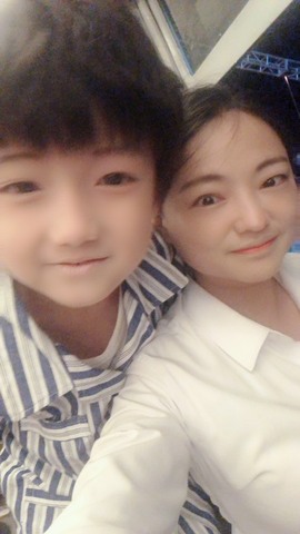 小海屯🐬李主播照片