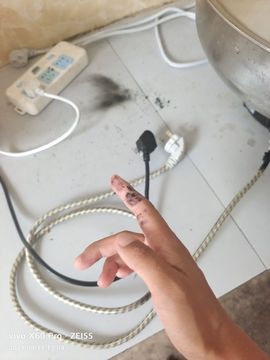 凉山彝妹主播照片