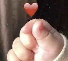 跑调嘉💟休主播照片