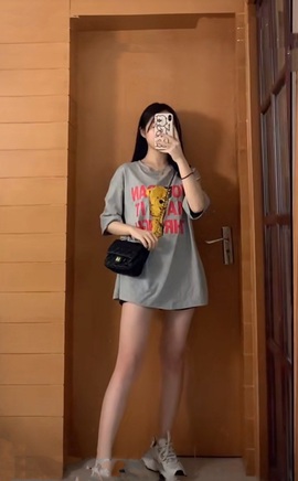 钱小亿主播照片