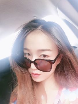 洛洛梨主播照片