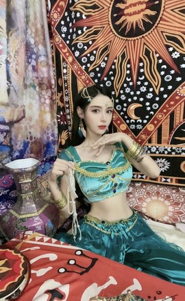 娜塔莎退主播照片