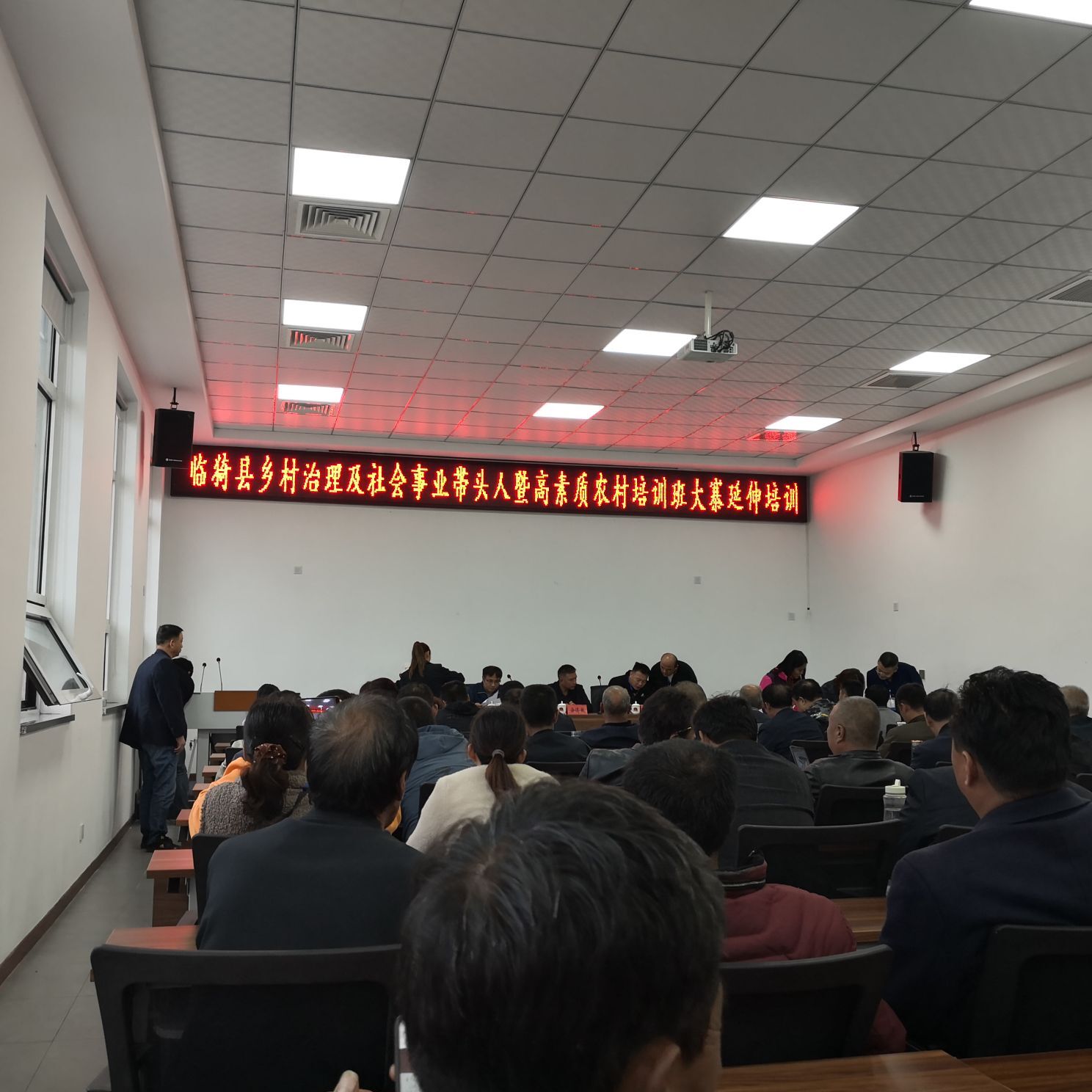 ▄︻┻┳━•的图片