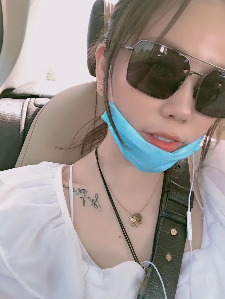 新人颖儿丫的主播照片
