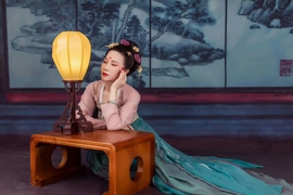 素雅依依暂休主播照片