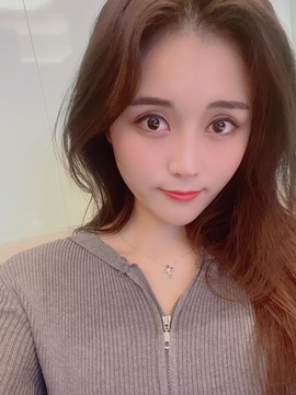 跑调嘉💟休主播照片