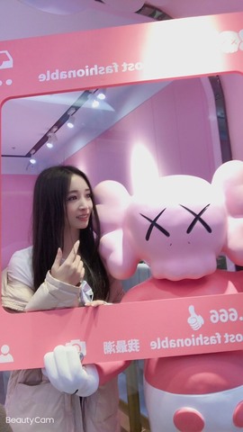 小玲宝🧸安静唱歌主播照片