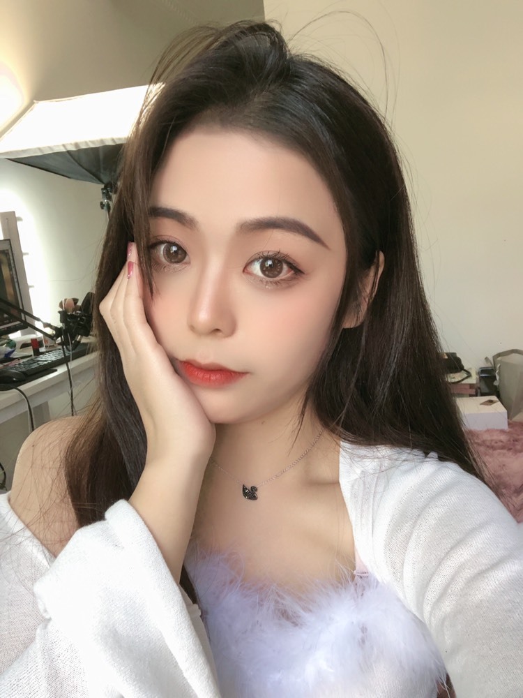 宝藏女孩蓝希的图片