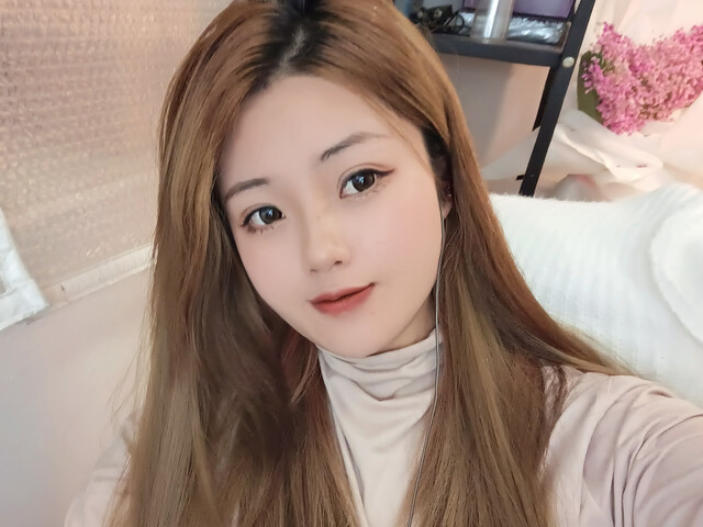 .hvxy海报