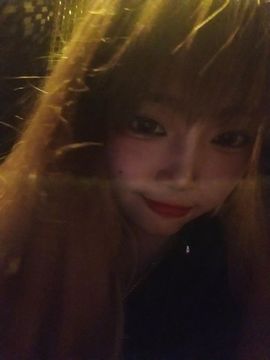 桃桃在线求喂一口饭主播照片