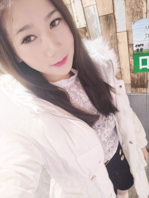 四川小娅的主播照片