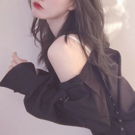 娜塔莎退主播照片