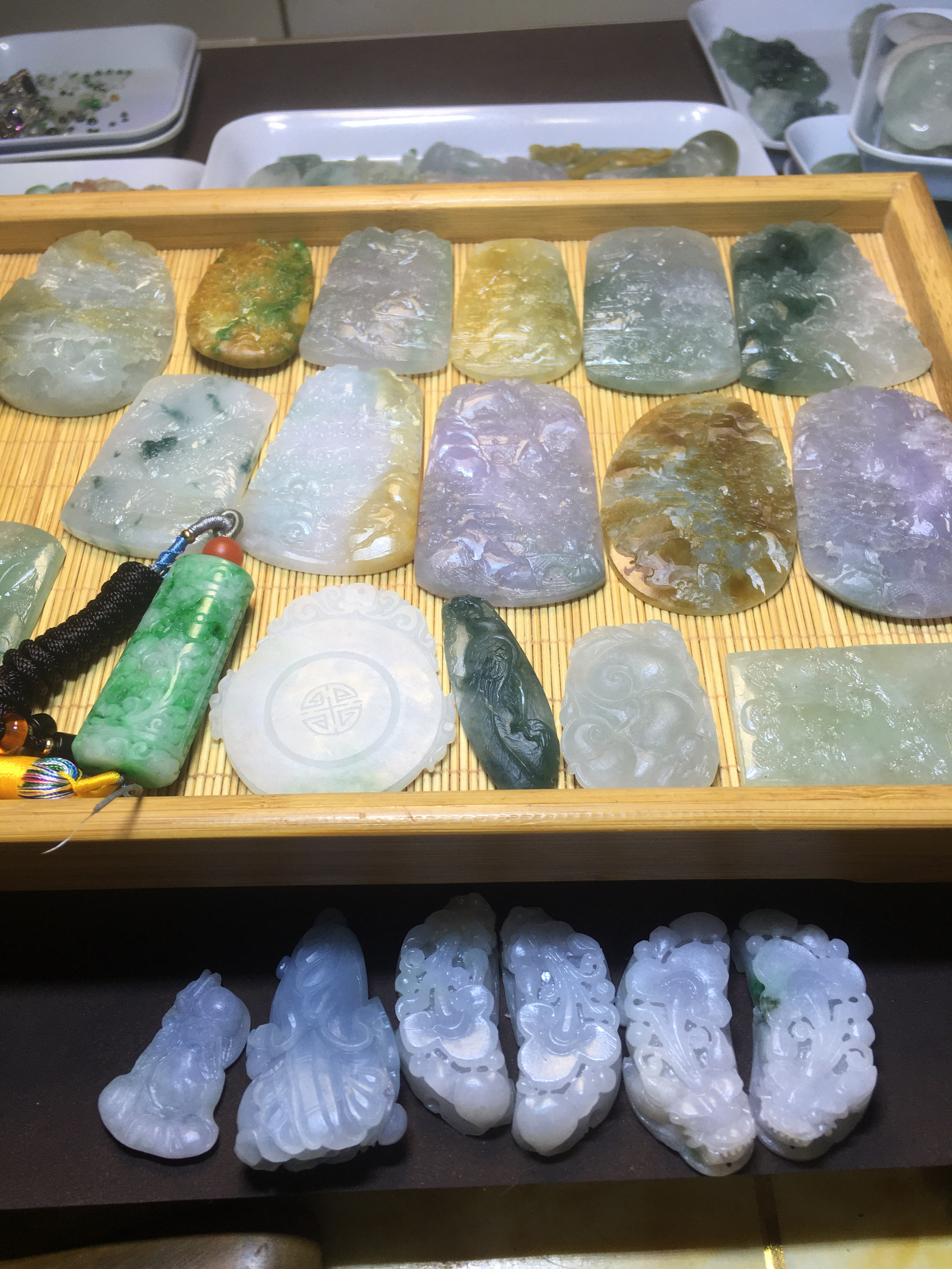 空放珠宝的图片