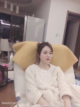 奕露西$唱歌主播照片