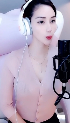 水母好美主播照片