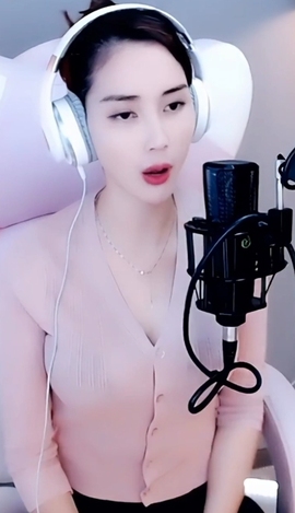水母好美主播照片