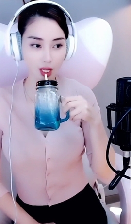水母好美主播照片