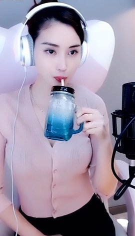 水母好美主播照片