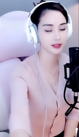 水母好美主播照片