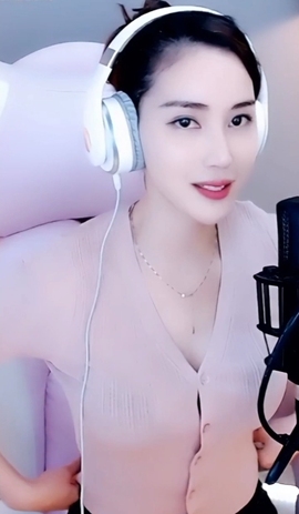 水母好美主播照片