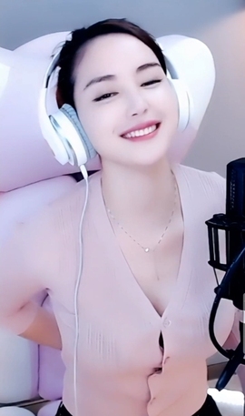 水母好美主播照片