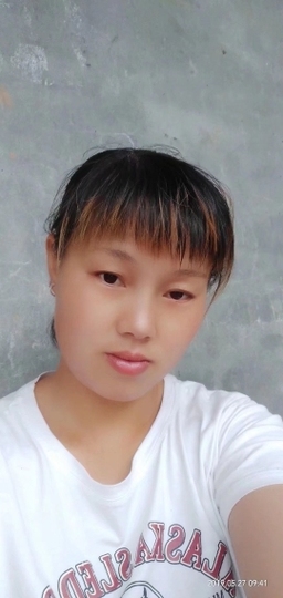 晓华，10.15主播照片