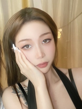 宣萱呀主播照片
