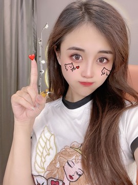 跑调嘉💟休主播照片