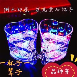 收割机检修维护中主播照片
