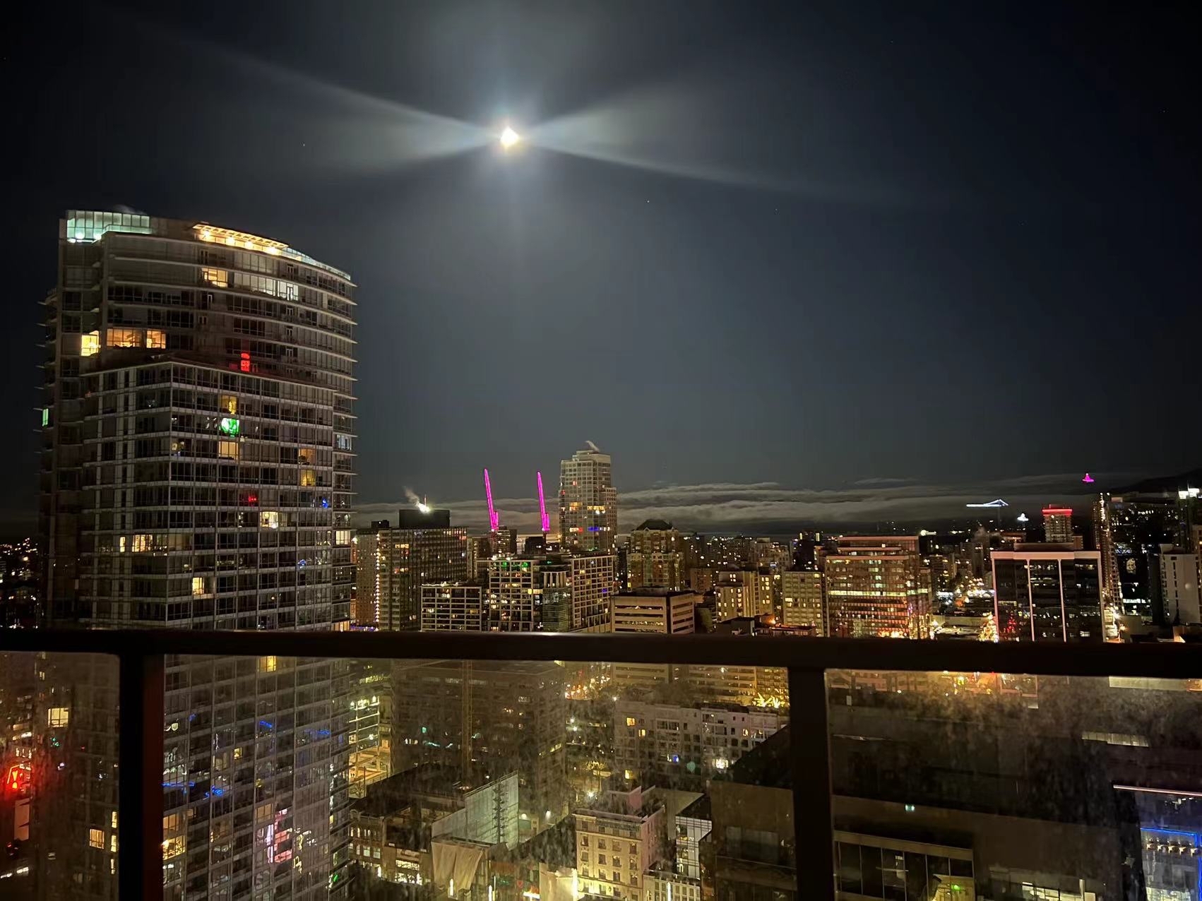 逆鳞moon主播照片