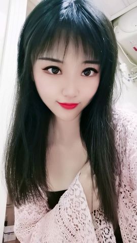 倾颜🍊天降好运主播照片