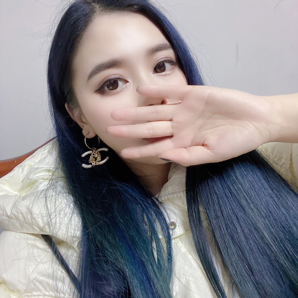 北家希希休息中的主播照片