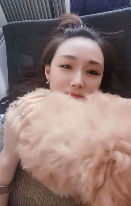 新人欧皇玥病休主播照片
