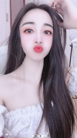 小玲宝🧸安静唱歌主播照片