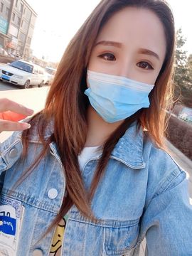 婷儿八月加油主播照片