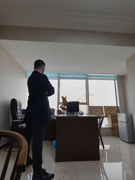 阿坤呢主播照片