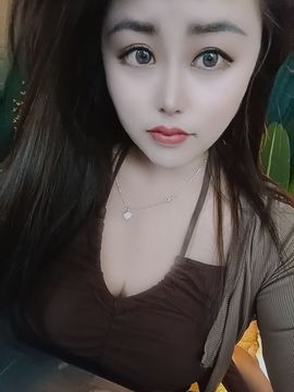 梨莎挺住啊主播照片