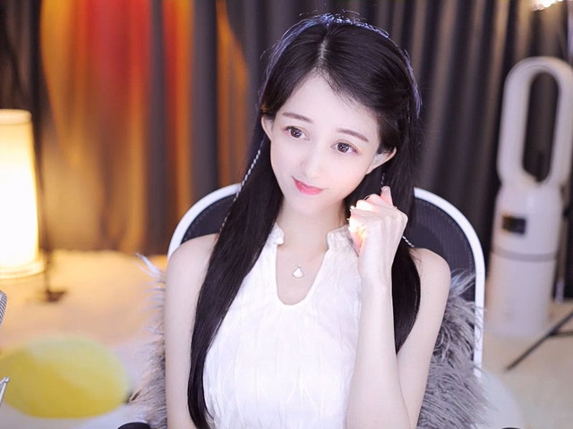 六间房:在线视频娱乐直播平台,直播精彩人生