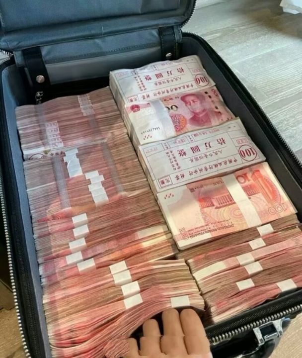 精神小伙抓人贩子时代主播照片