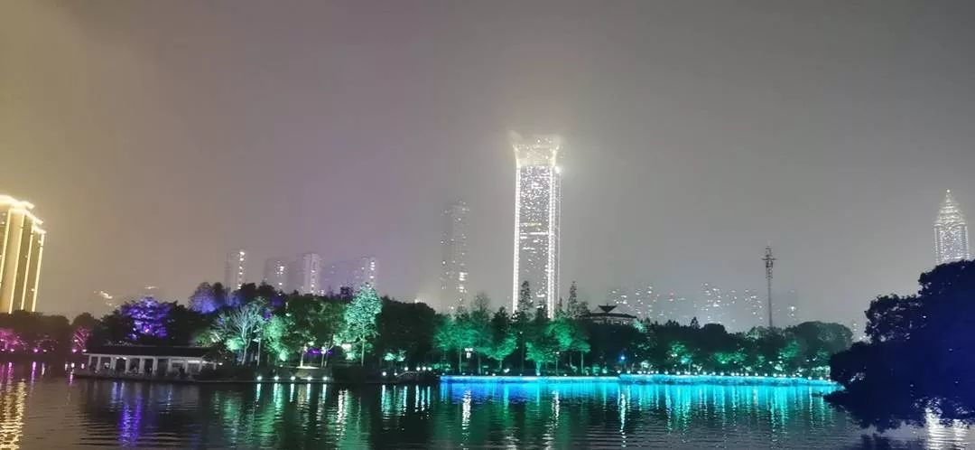 倒三赖王者陪打主播照片