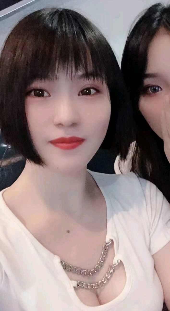 你麻麻个初吻💋的主播照片