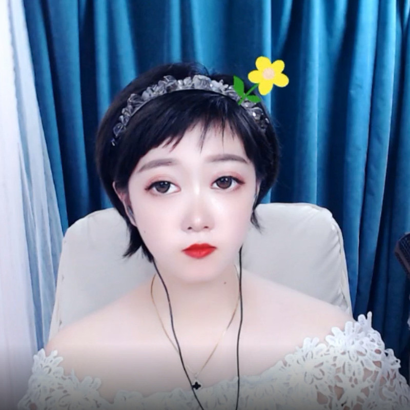 鸢滚滚i的主播海报