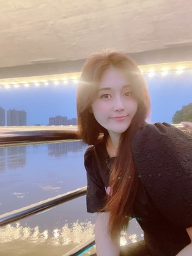 跑调嘉💟主播照片