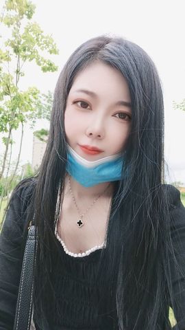 ღ娜娜ぃ安静唱歌🍀主播照片