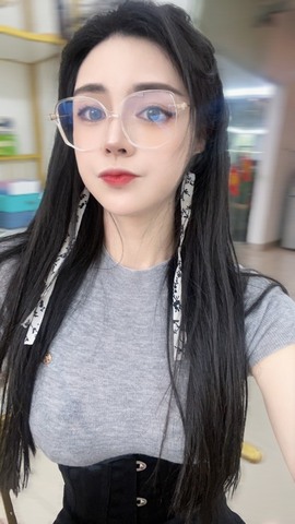 娜塔莎退主播照片