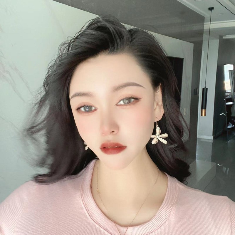 奈久留海报